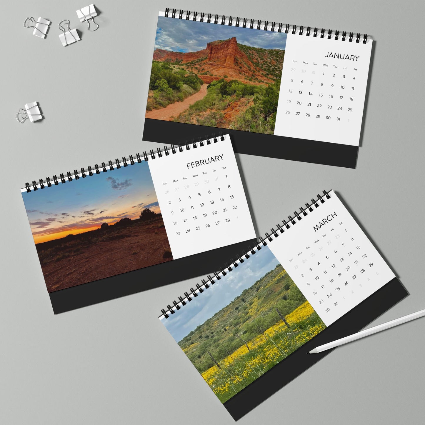 Desktop Calendar (2025 grid)